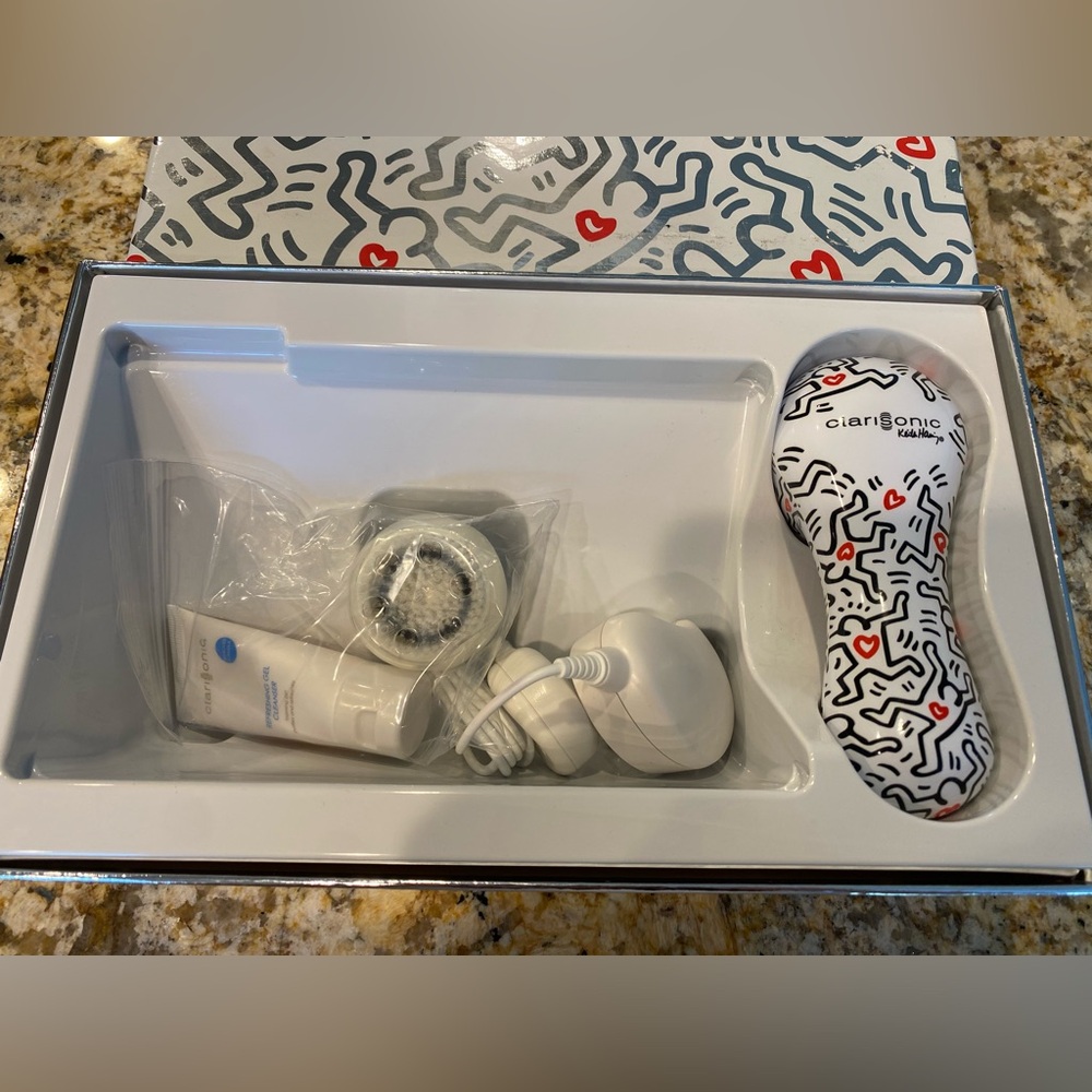 NEW Clarisonic Brush Keith Haring Limited Edition